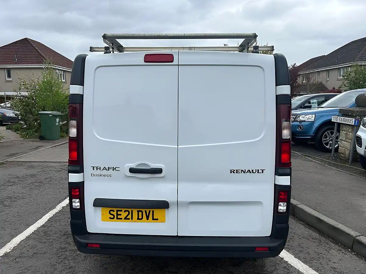 Used 2021 Renault Trafic Energy 28 Business White - Interior and Exterior details 7