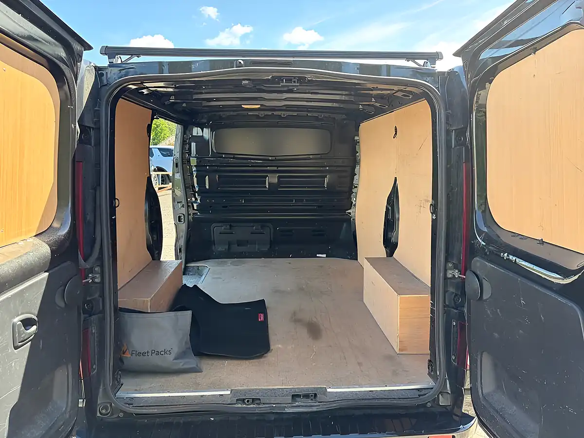 Used 2021 Renault Trafic Energy 28 Sport Nav Black - Interior and Exterior details 13