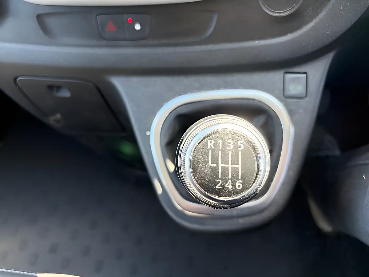Used 2021 Renault Trafic Energy 28 Sport Nav Black - Interior and Exterior details 17