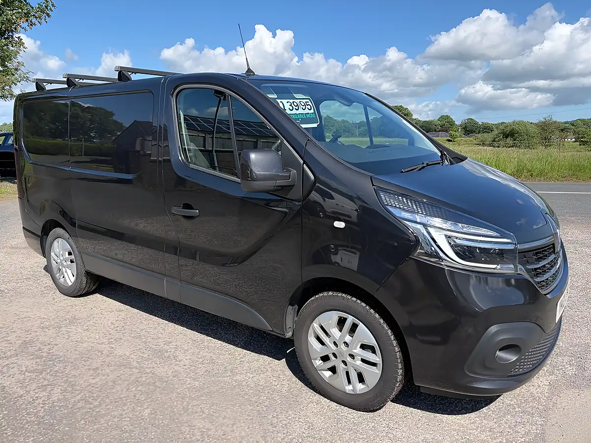 Used 2021 Renault Trafic Energy 28 Sport Nav Black - Interior and Exterior details 3