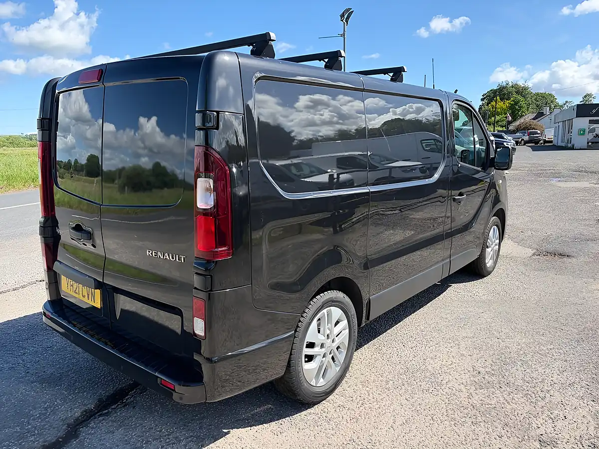 Used 2021 Renault Trafic Energy 28 Sport Nav Black - Interior and Exterior details 5