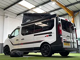 Used 2021 Renault Trafic Energy Business White - Interior and Exterior details 14