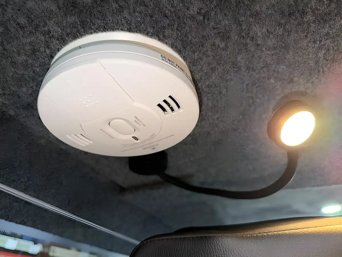 Used 2021 Renault Trafic Energy Business White - Interior and Exterior details 18