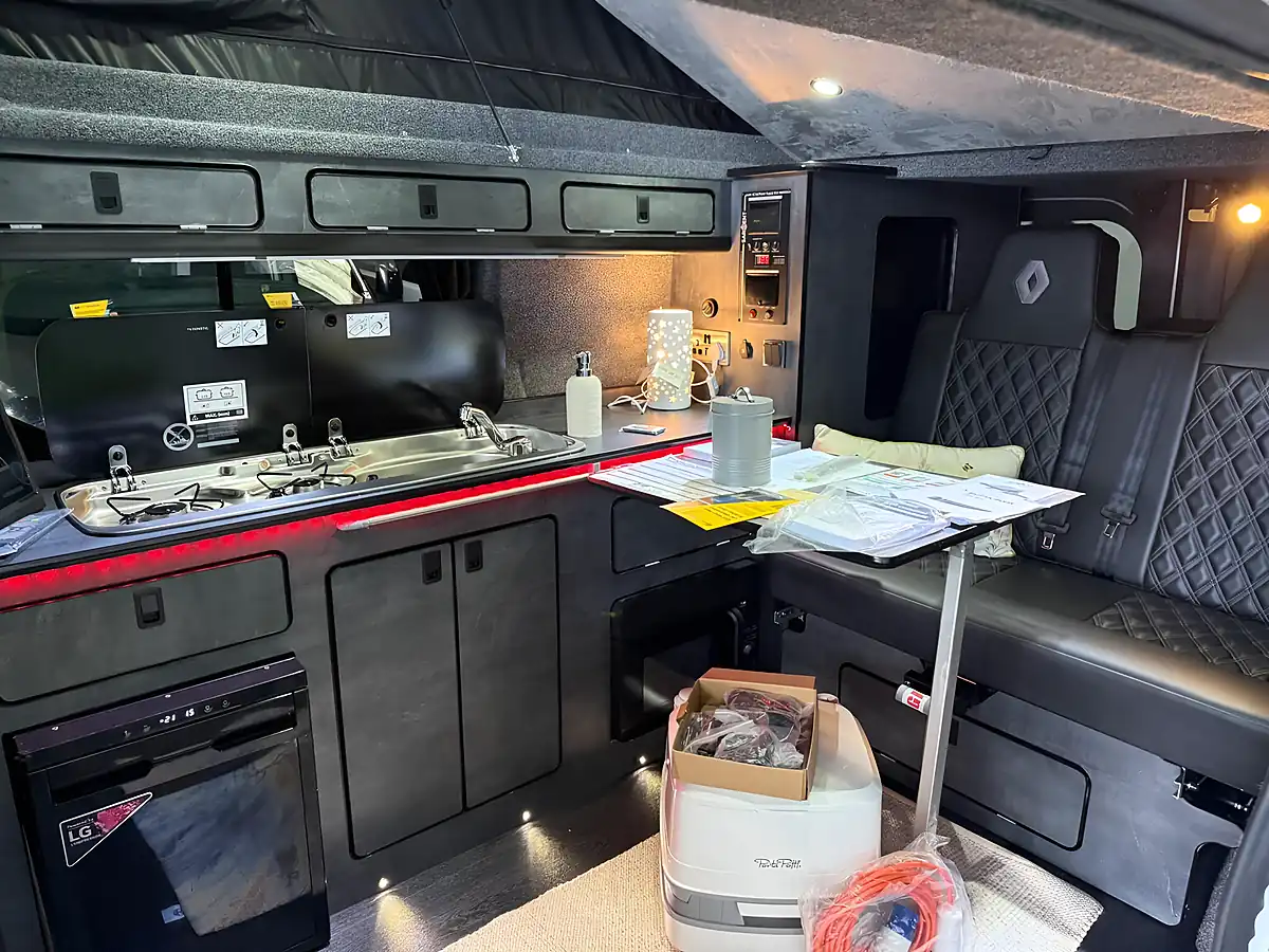 Used 2021 Renault Trafic Energy Business White - Interior and Exterior details 2
