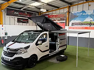 Used 2021 Renault Trafic Energy Business White - Interior and Exterior details 3