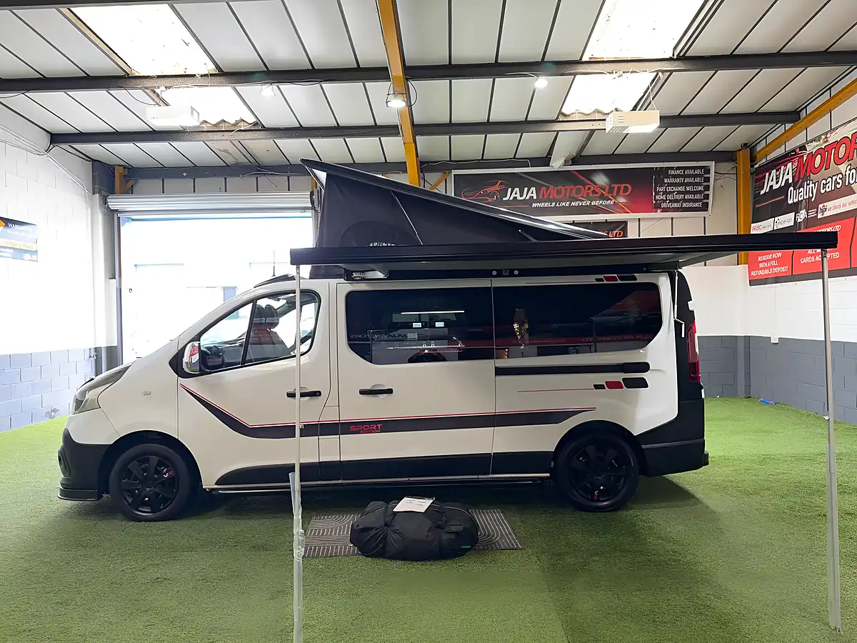 Used 2021 Renault Trafic Energy Business White - Interior and Exterior details 6