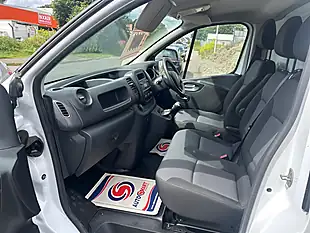 Used 2021 Renault Trafic S128 Business White - Interior and Exterior details 11