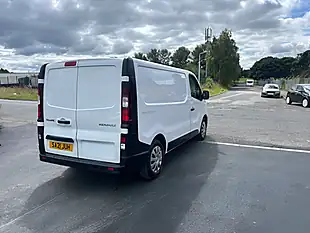 Used 2021 Renault Trafic S128 Business White - Interior and Exterior details 9
