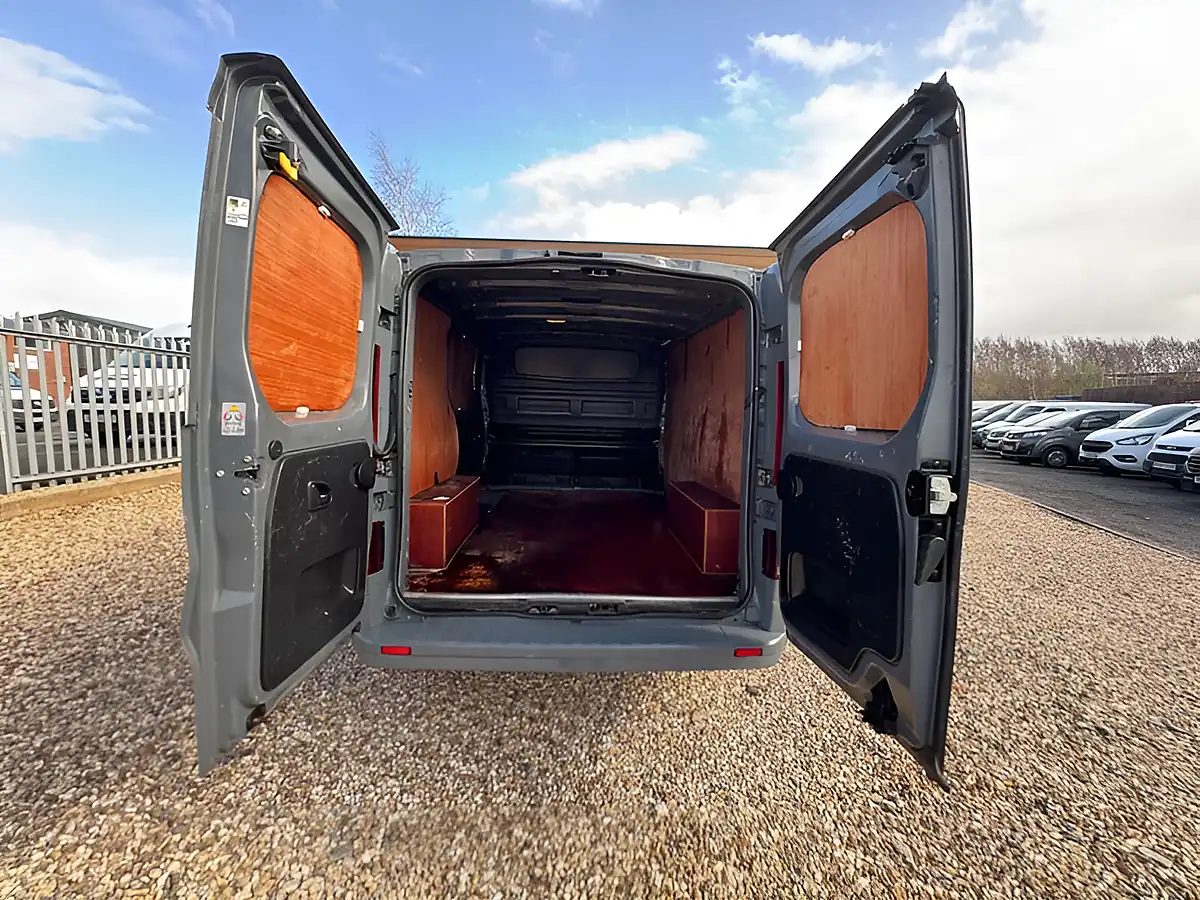 Used 2021 Renault Trafic SL28 Black Edition Urban Grey - Interior and Exterior details 5