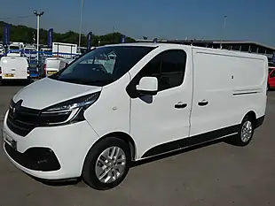 Used 2021 Renault Trafic Sport L2 Glacier White - Interior and Exterior details 12