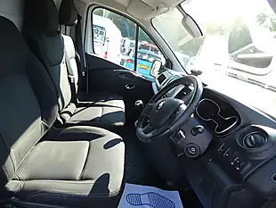 Used 2021 Renault Trafic Sport L2 Glacier White - Interior and Exterior details 2