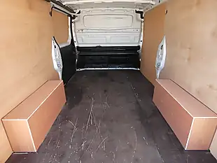 Used 2021 Renault Trafic Sport L2 Glacier White - Interior and Exterior details 3