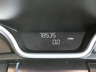 Used 2021 Renault Trafic Sport L2 Glacier White - Interior and Exterior details 7