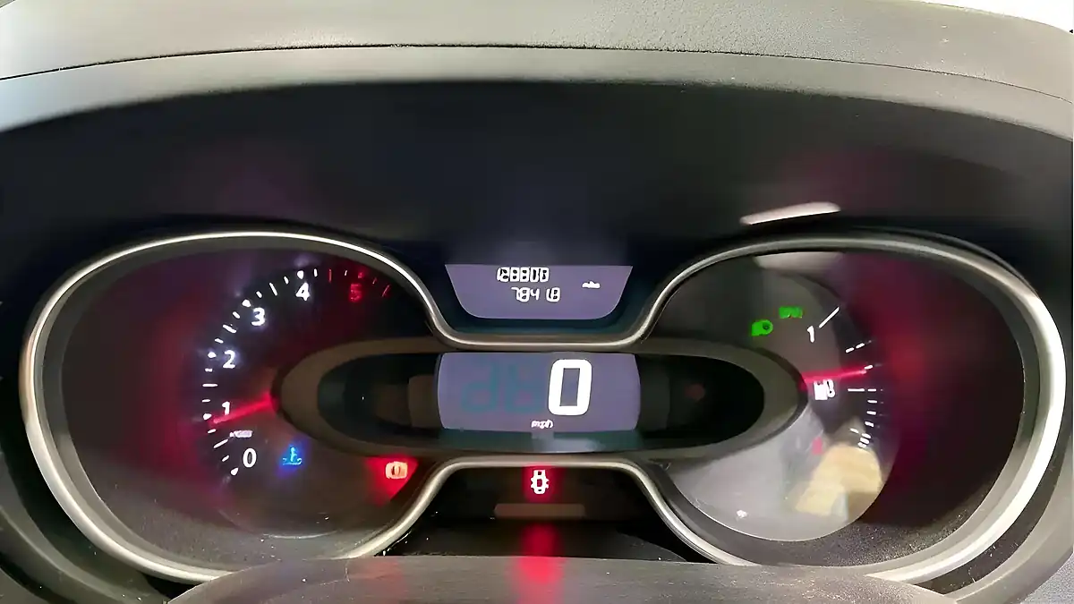 Used 2021 Renault Trafic Sport Nav Grey - Interior and Exterior details 6