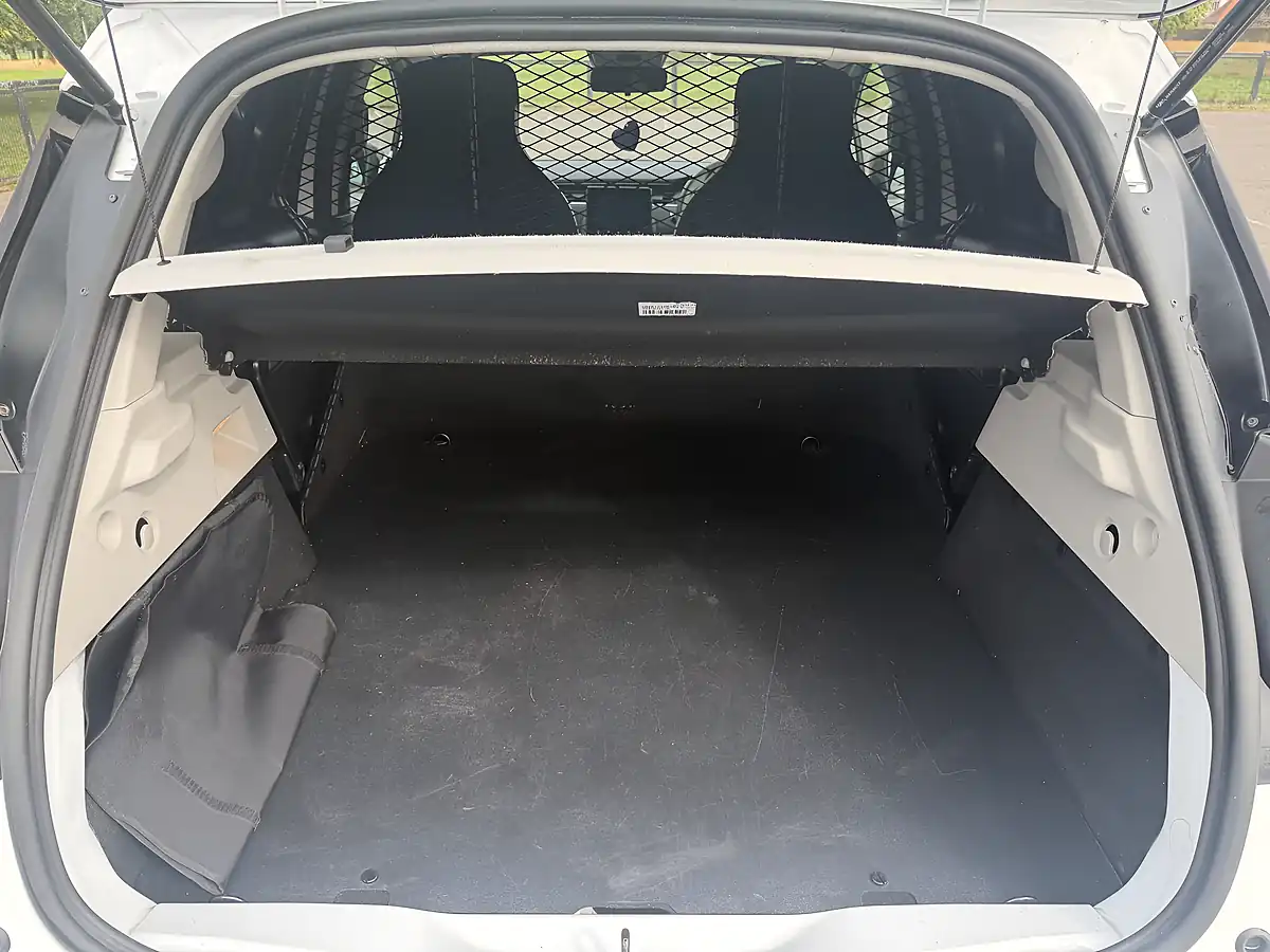 Used 2021 Renault Zoe I Business White - Interior and Exterior details 10