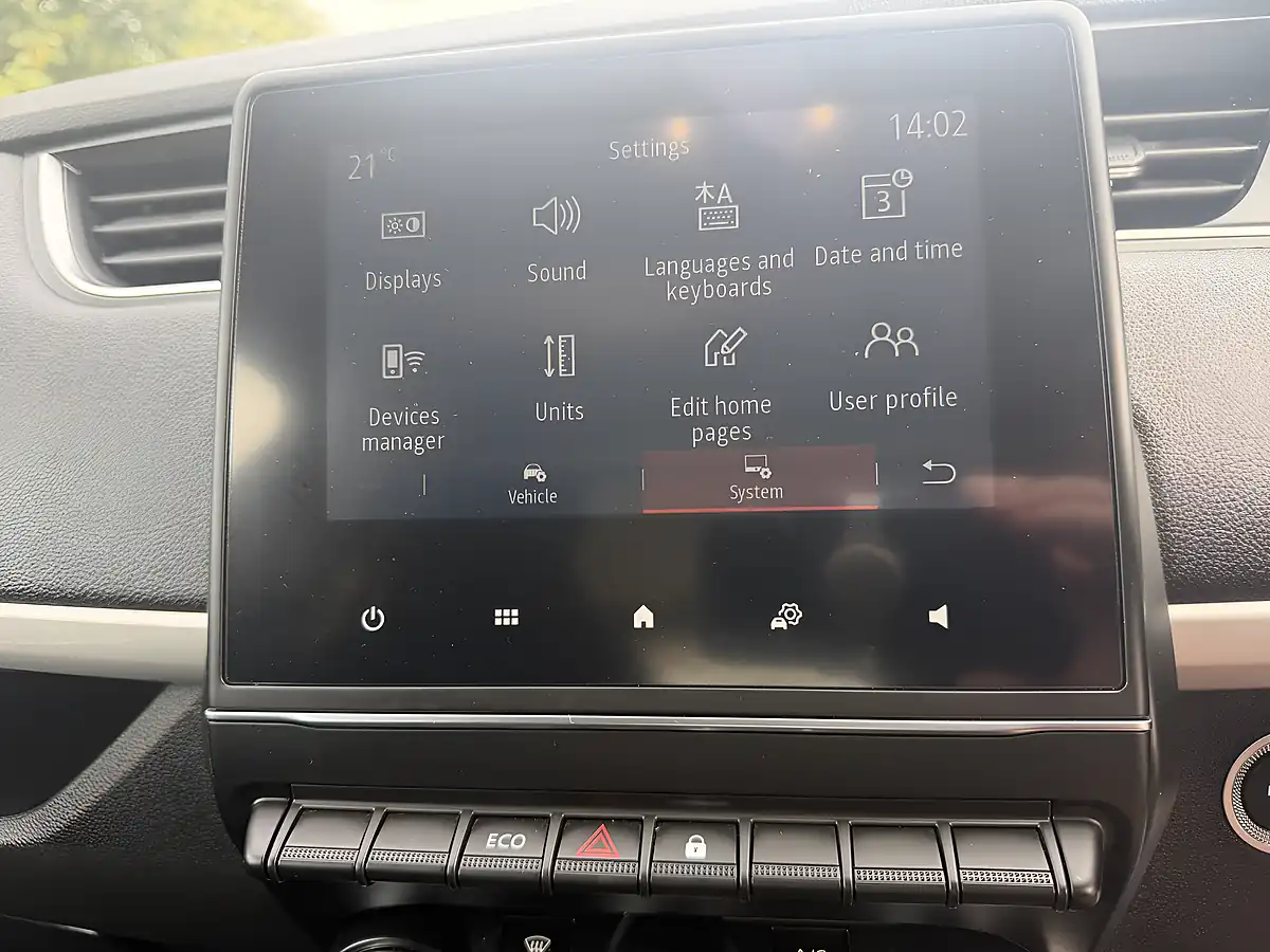Used 2021 Renault Zoe I Business White - Interior and Exterior details 17