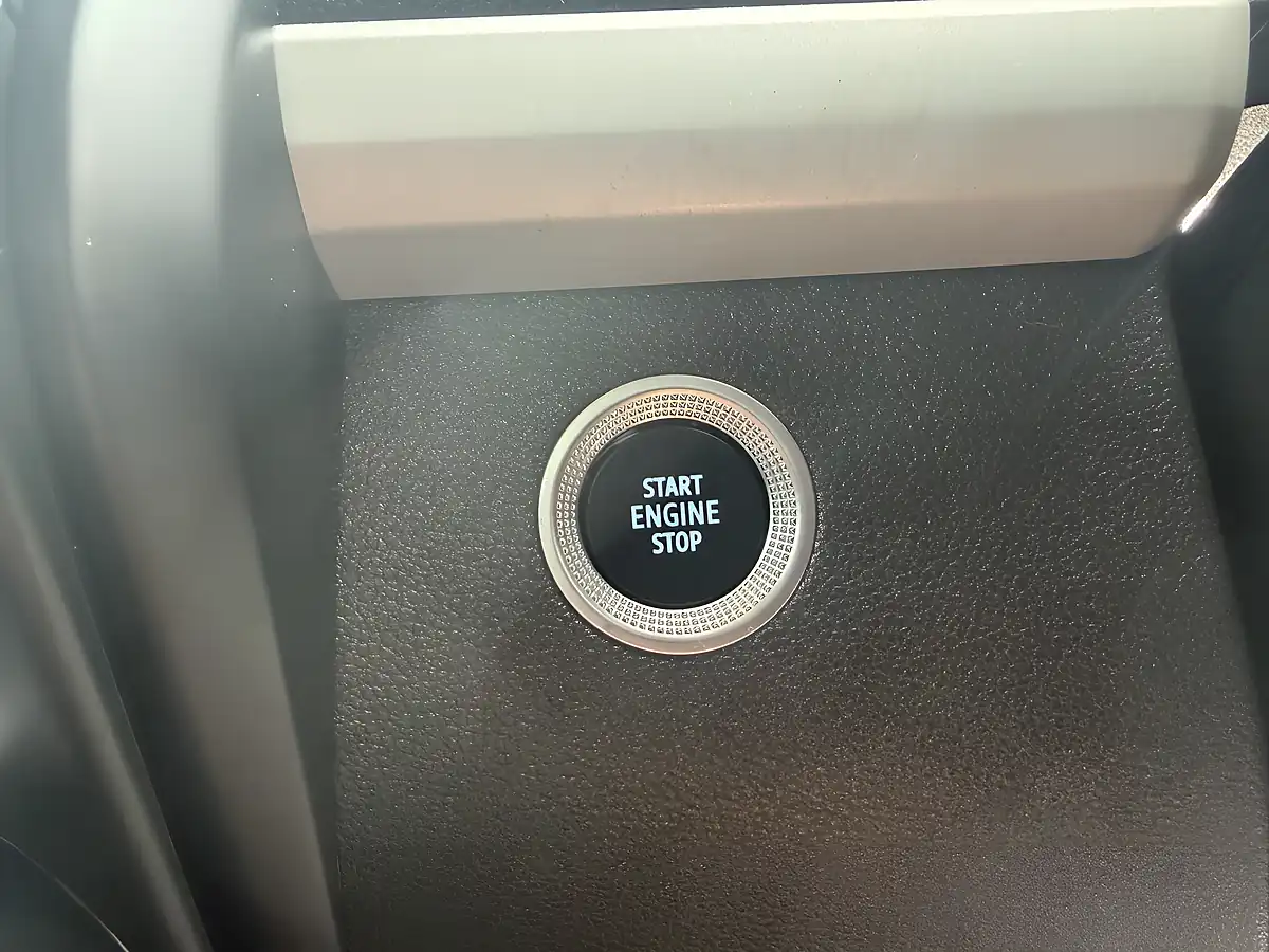 Used 2021 Renault Zoe I Business White - Interior and Exterior details 18