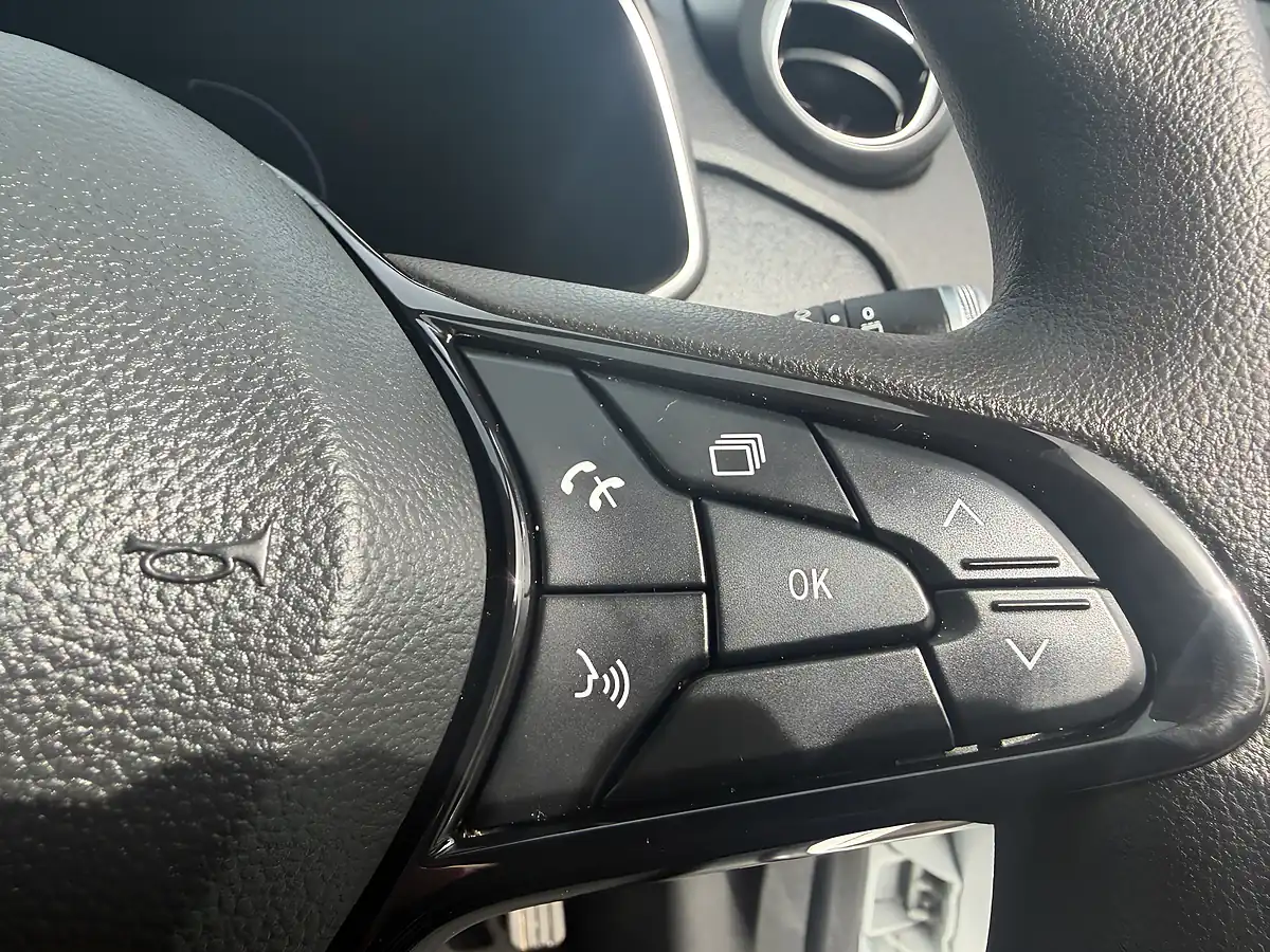 Used 2021 Renault Zoe I Business White - Interior and Exterior details 19