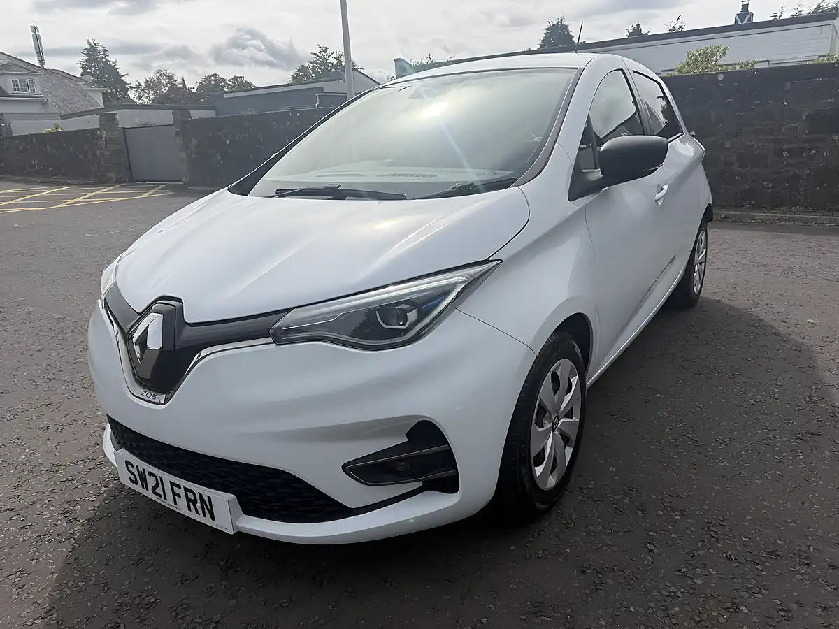 Used 2021 Renault Zoe I Business White - Interior and Exterior details 5
