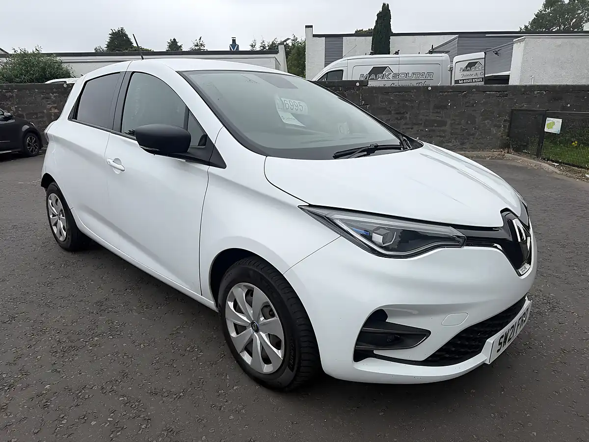 Used 2021 Renault Zoe I Business White - Front View