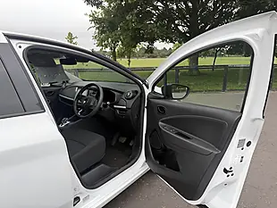 Used 2021 Renault Zoe I Business White - Interior and Exterior details 11