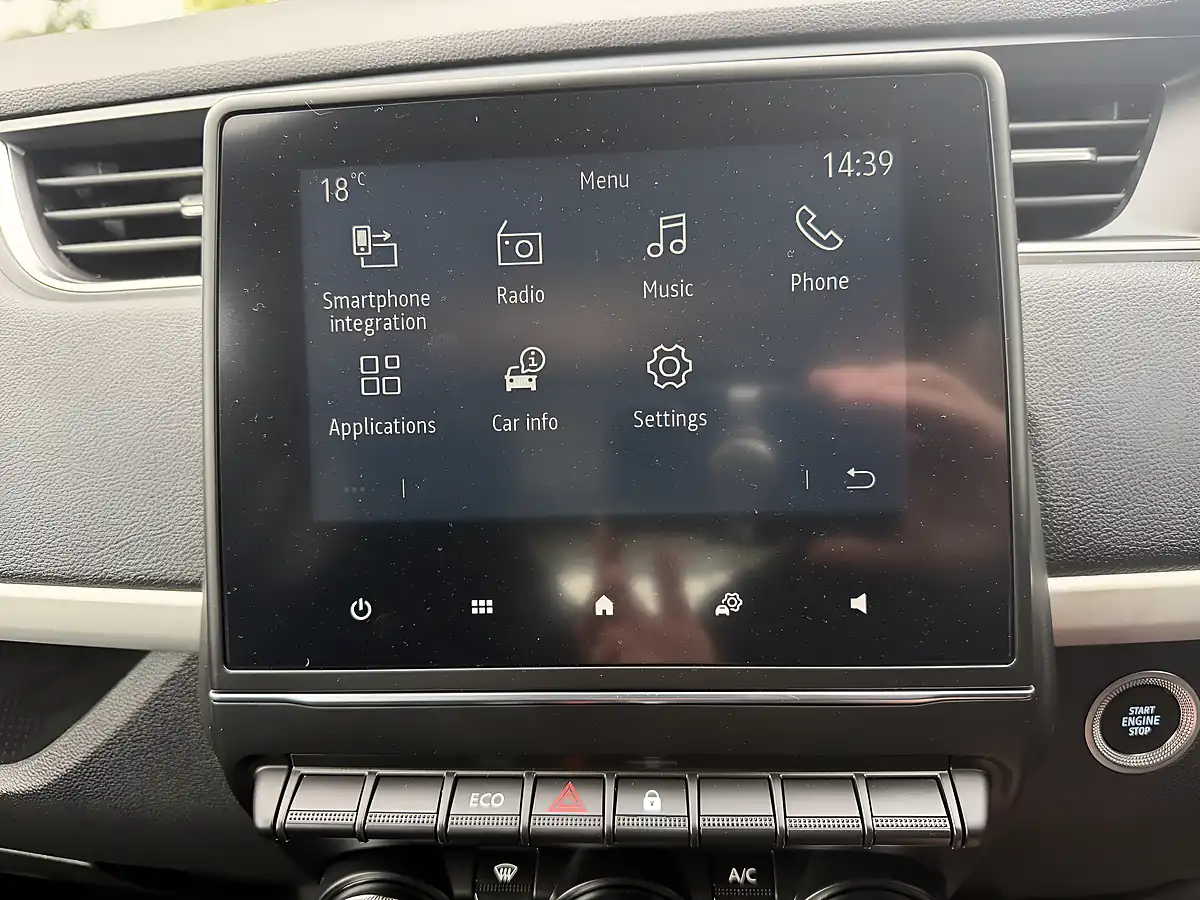 Used 2021 Renault Zoe I Business White - Interior and Exterior details 14