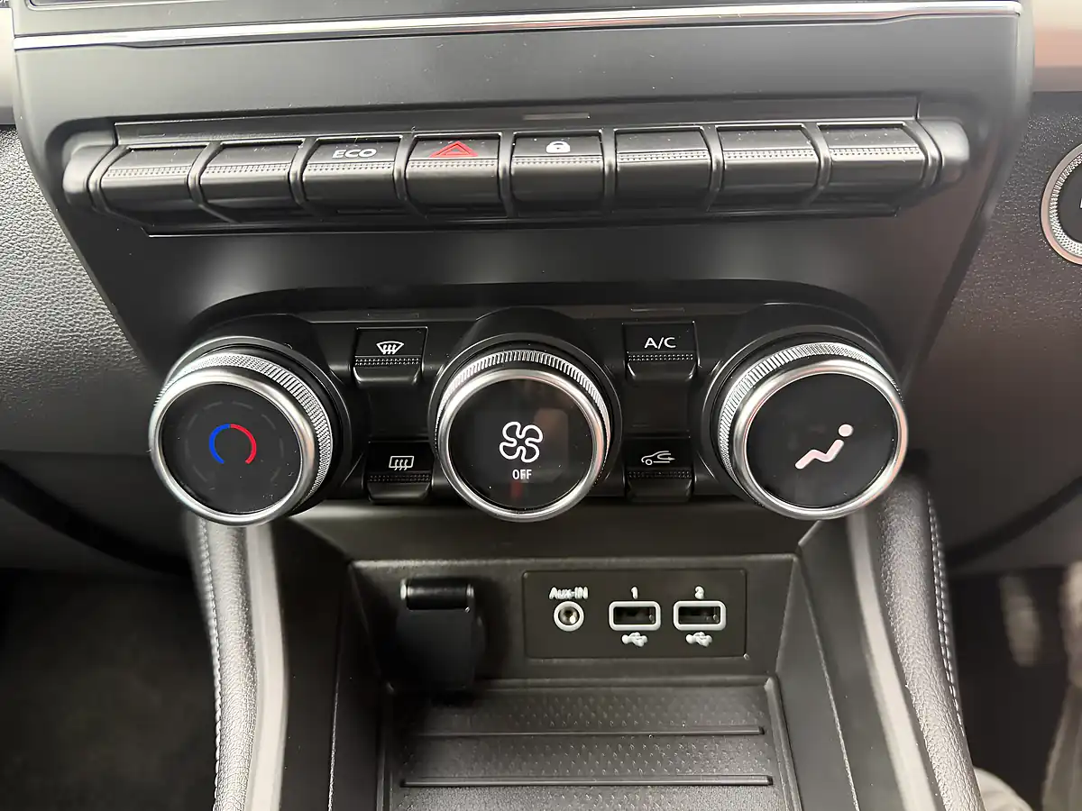 Used 2021 Renault Zoe I Business White - Interior and Exterior details 16
