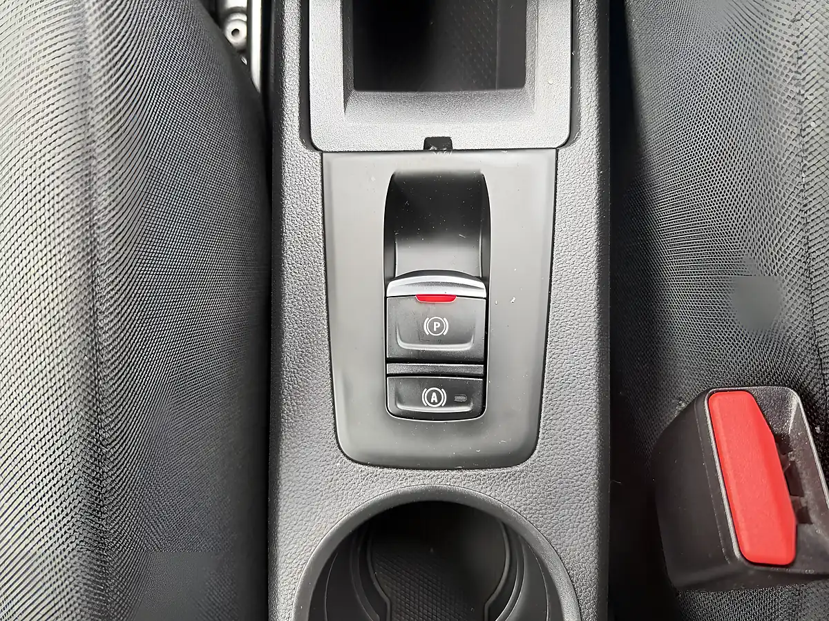 Used 2021 Renault Zoe I Business White - Interior and Exterior details 17