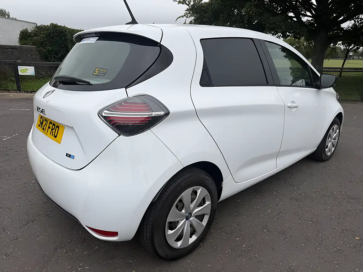 Used 2021 Renault Zoe I Business White - Interior and Exterior details 7
