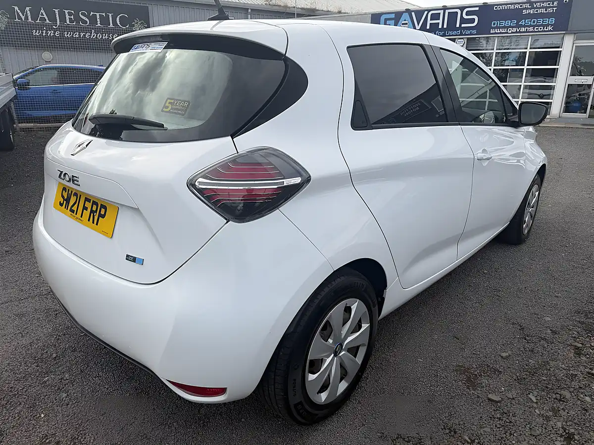 Used 2021 Renault Zoe I Business White - Interior and Exterior details 4