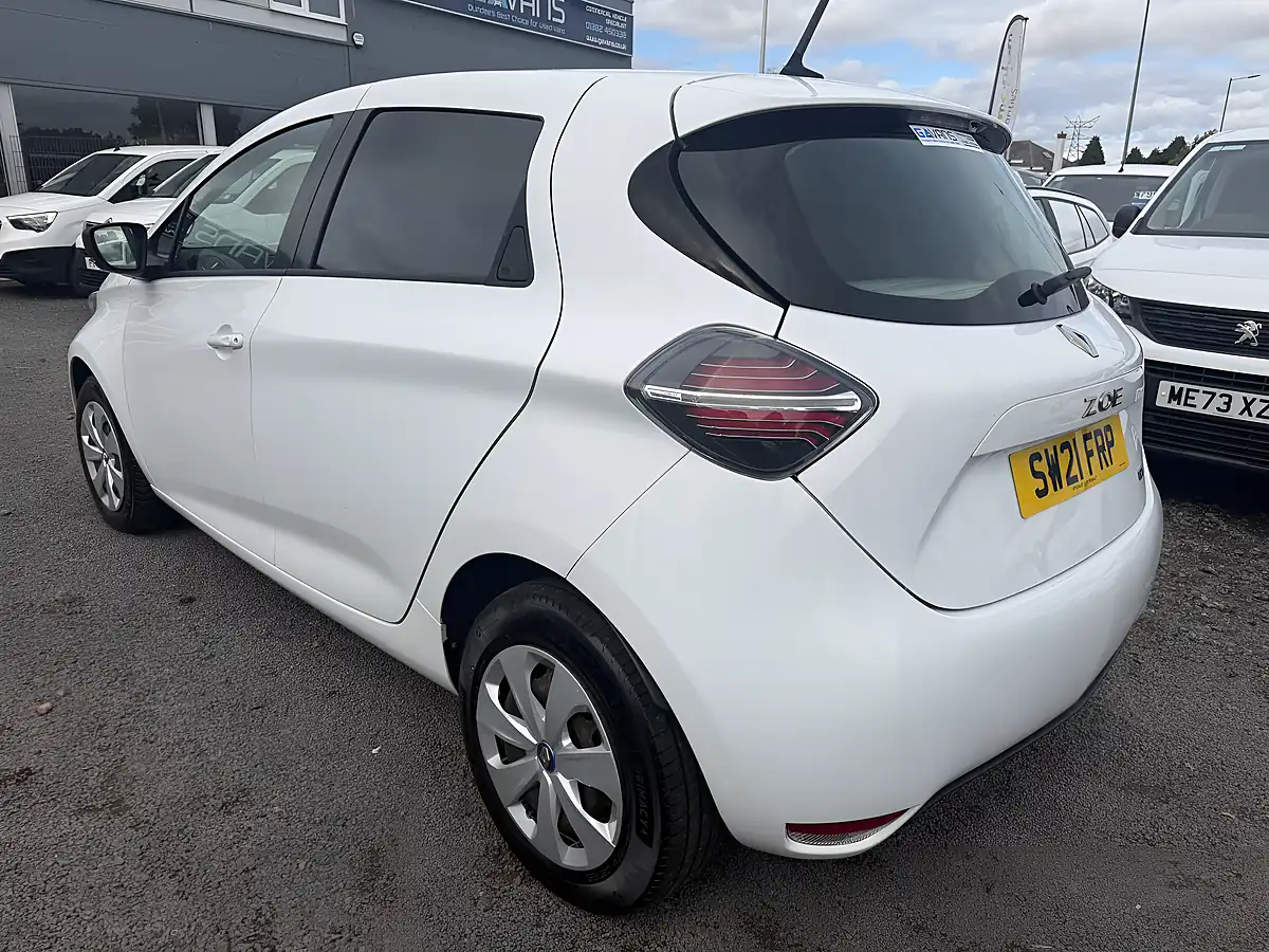 Used 2021 Renault Zoe I Business White - Interior and Exterior details 6