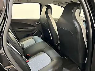 Used 2021 Renault Zoe Iconic Diamond Black - Interior and Exterior details 16