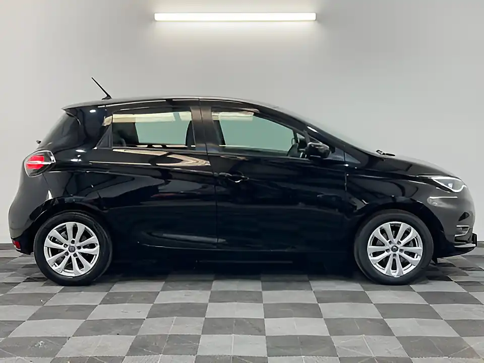 Used 2021 Renault Zoe Iconic Diamond Black - Interior and Exterior details 2