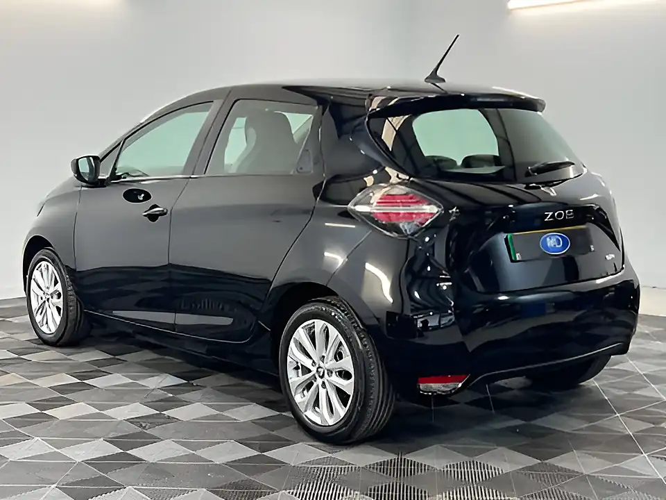 Used 2021 Renault Zoe Iconic Diamond Black - Interior and Exterior details 7