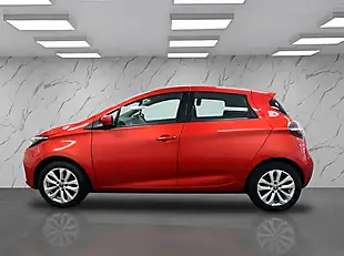 Used 2021 Renault Zoe Iconic Red - Interior and Exterior details 5
