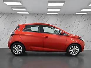 Used 2021 Renault Zoe Iconic Red - Interior and Exterior details 6