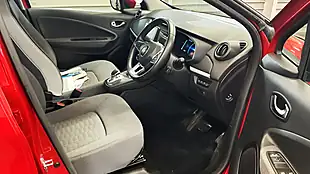 Used 2021 Renault Zoe Iconic Red - Interior and Exterior details 9