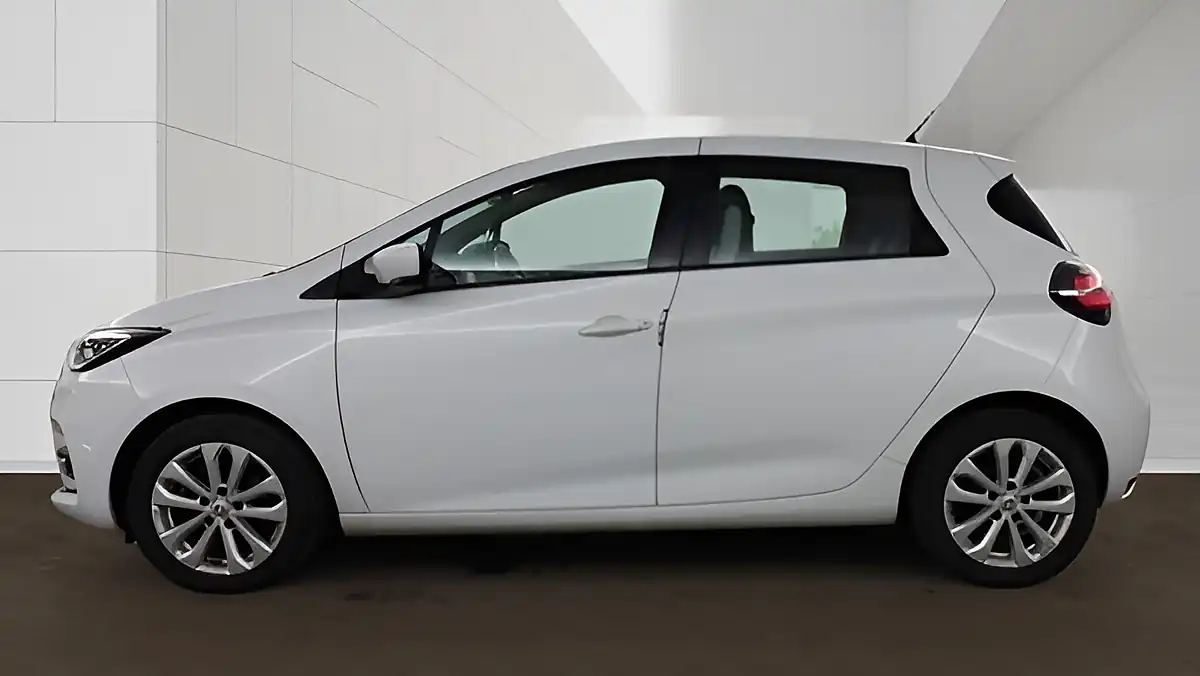 Used 2021 Renault Zoe Iconic White - Interior and Exterior details 10