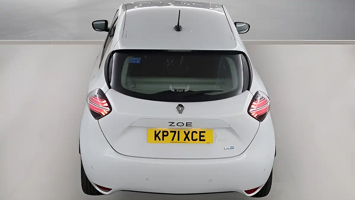 Used 2021 Renault Zoe Iconic White - Interior and Exterior details 12
