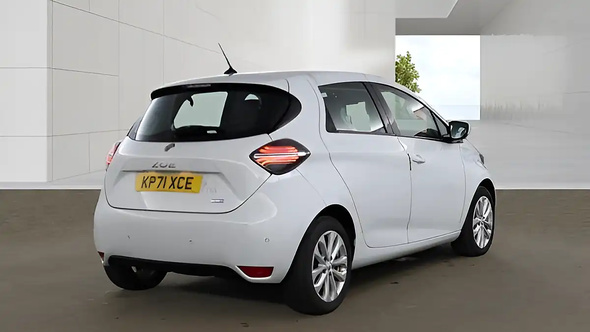 Used 2021 Renault Zoe Iconic White - Interior and Exterior details 4