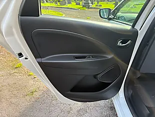 Used 2021 Renault Zoe Iconic White - Interior and Exterior details 10
