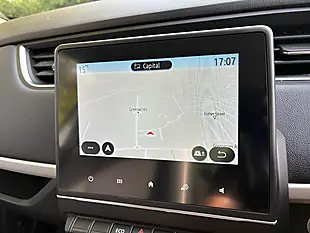 Used 2021 Renault Zoe Iconic White - Interior and Exterior details 13