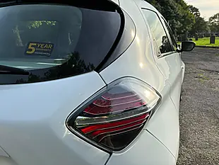 Used 2021 Renault Zoe Iconic White - Interior and Exterior details 18