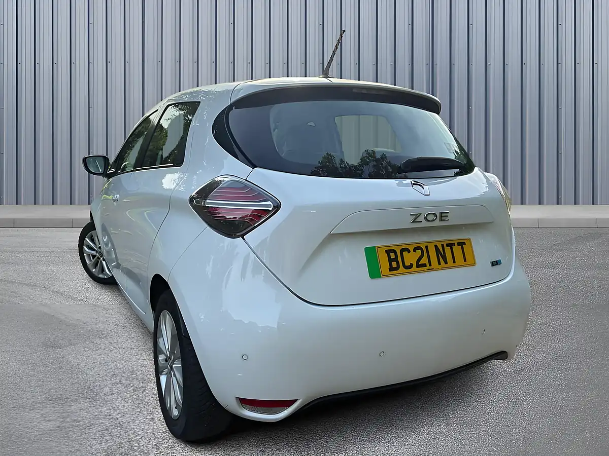 Used 2021 Renault Zoe Iconic White - Interior and Exterior details 4