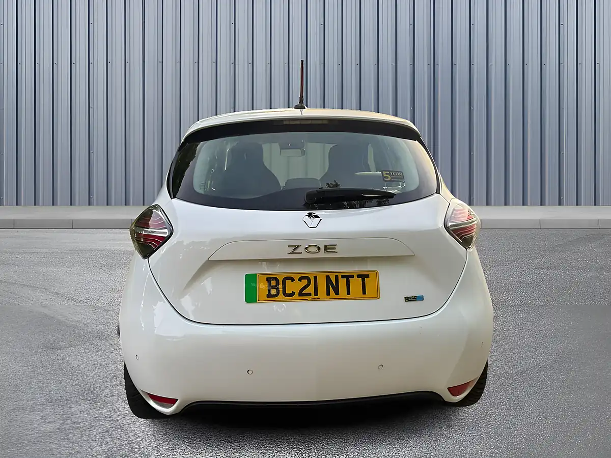 Used 2021 Renault Zoe Iconic White - Interior and Exterior details 5