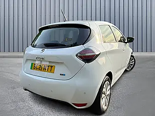 Used 2021 Renault Zoe Iconic White - Interior and Exterior details 6