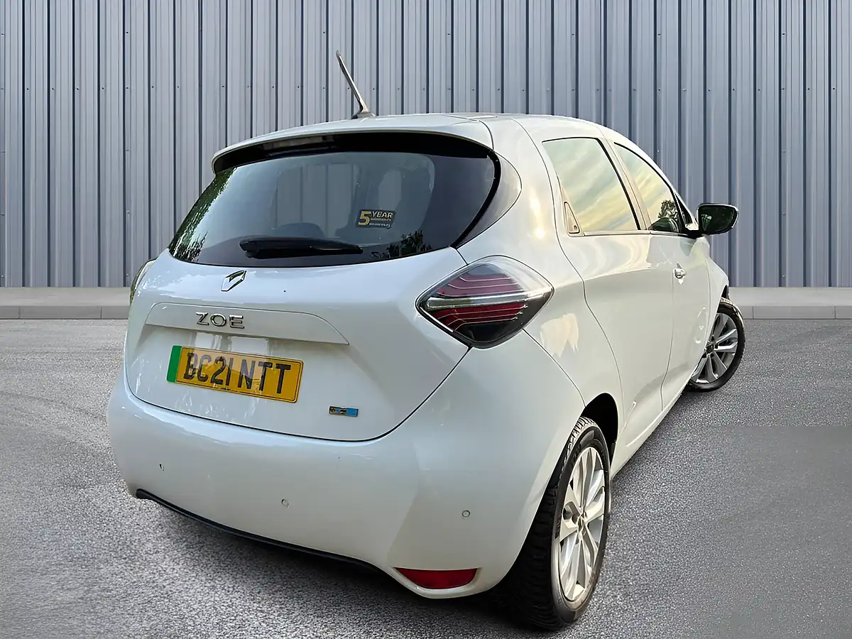 Used 2021 Renault Zoe Iconic White - Interior and Exterior details 6