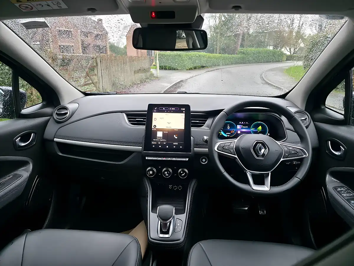 Used 2021 Renault Zoe Riviera Blue - Interior and Exterior details 11