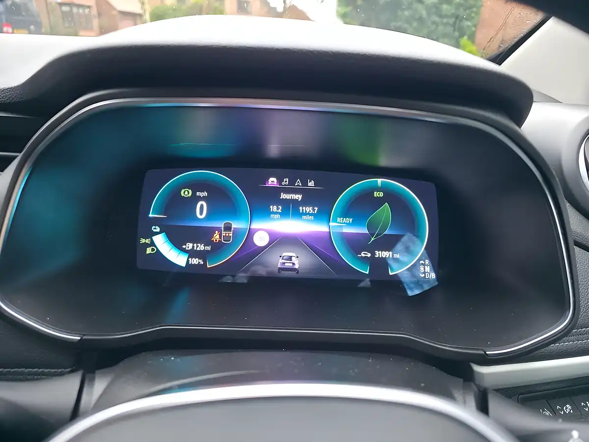 Used 2021 Renault Zoe Riviera Blue - Interior and Exterior details 17