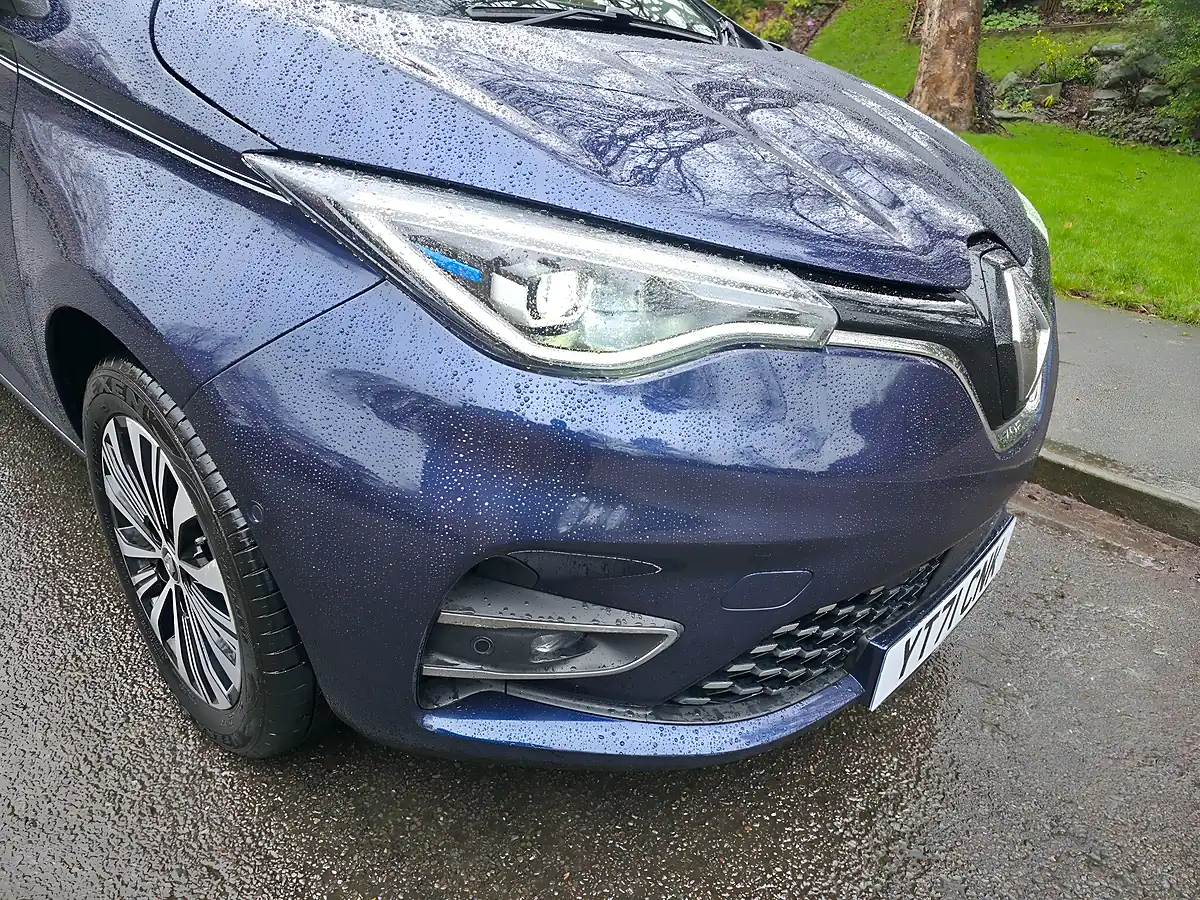 Used 2021 Renault Zoe Riviera Blue - Interior and Exterior details 20
